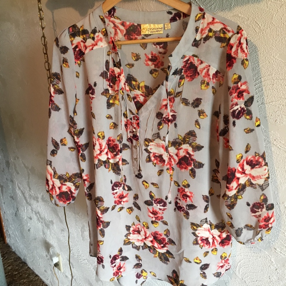 Vera wang floral top